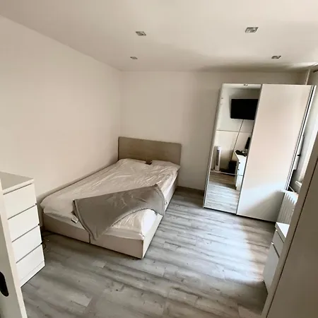 Sukromny S Pohodlim Domova Appartement Banská Bystrica